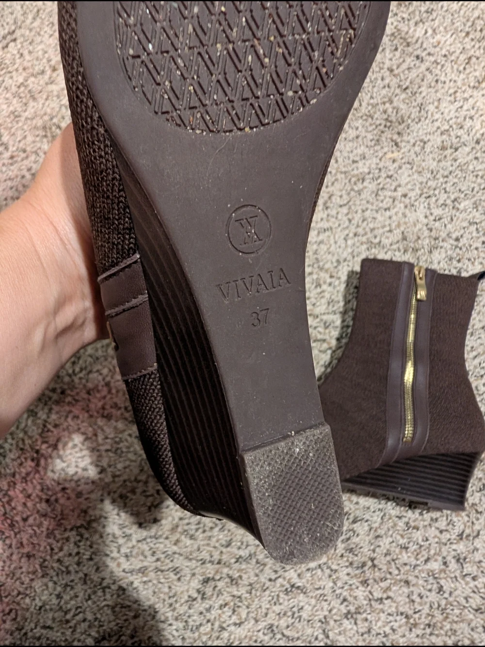 Vivaia EUC Wedge Boots in Chocolate Brown